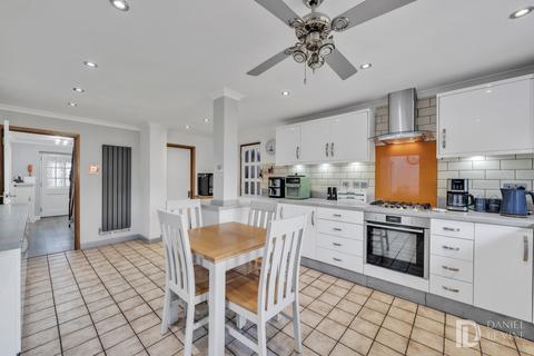 3 bedroom semi-detached house for sale, Orchard Close, Radlett, WD7