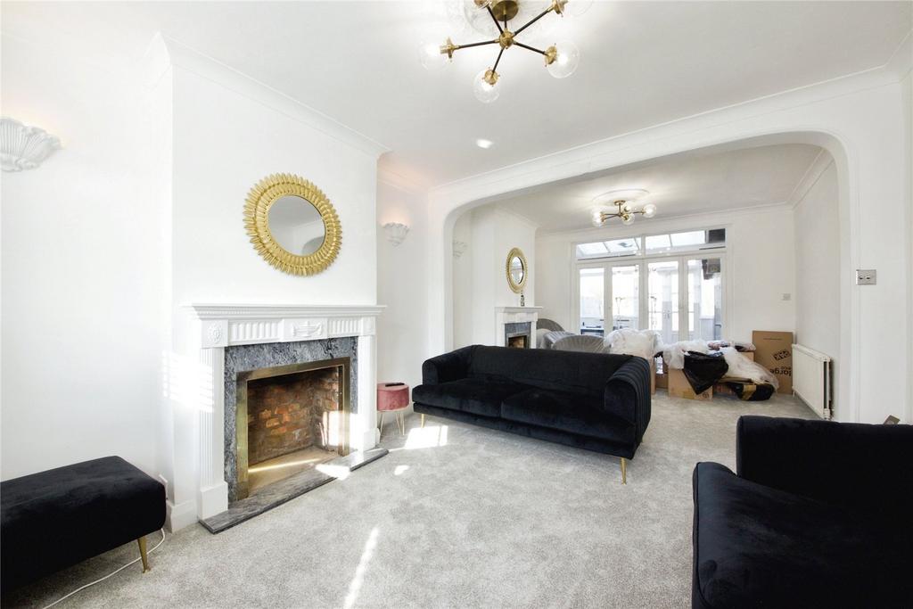 House in Clayhall Avenue - View 2