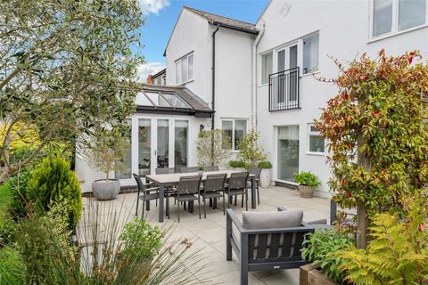 5 bedroom detached house for sale, Park Avenue South, Northampton