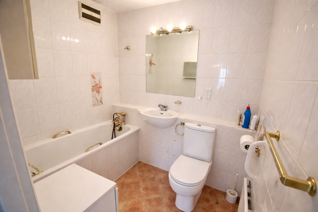 Main Bathroom