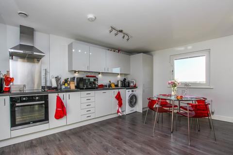 2 bedroom penthouse to rent, Peterborough PE2