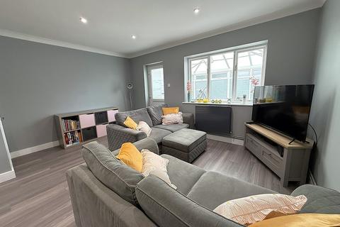 3 bedroom semi-detached house for sale, Highview Gardens, Parkstone, POOLE, BH12