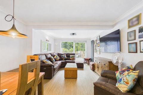 2 bedroom house to rent, Chase Hill Road, Arlesey SG15