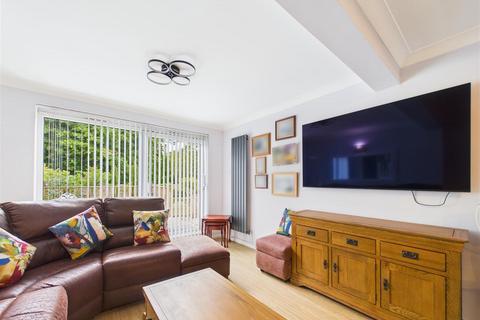 2 bedroom house to rent, Chase Hill Road, Arlesey SG15
