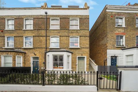 3 bedroom apartment for sale, Falkland Road, London, NW5