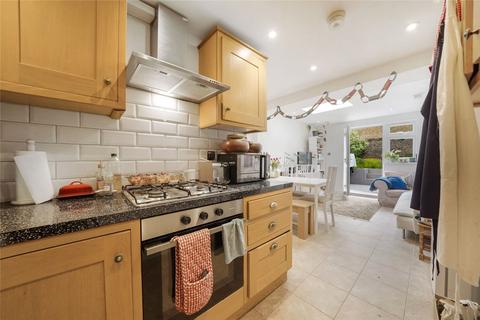 3 bedroom apartment for sale, Falkland Road, London, NW5