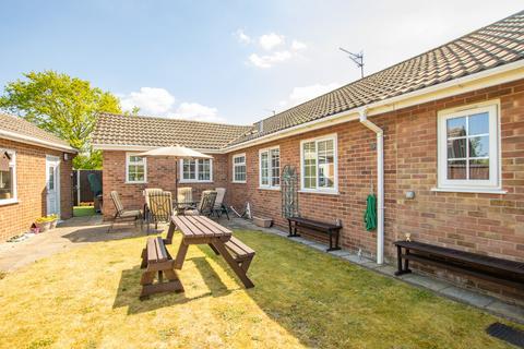 3 bedroom detached bungalow for sale, Blake Close, Grimston