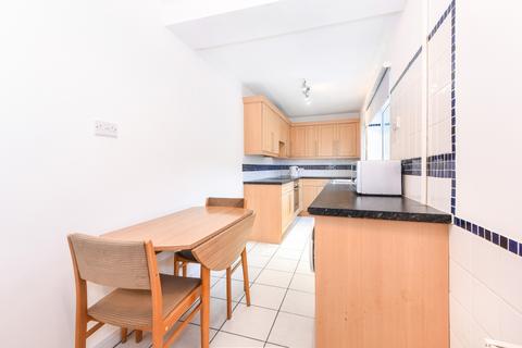 3 bedroom semi-detached house to rent, Courtland Road Oxford OX4