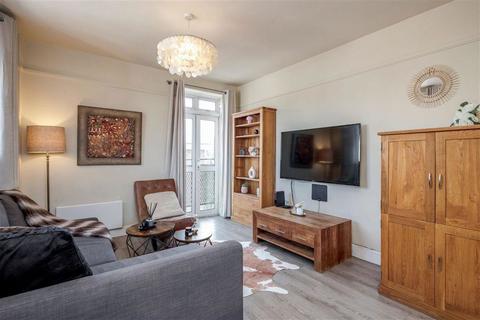 2 bedroom flat for sale, Fulham Road, London SW3