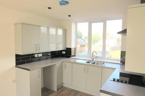 3 bedroom semi-detached house to rent, Barkers Drive, Feltwell