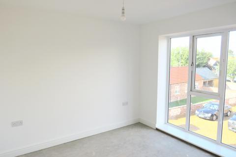 3 bedroom semi-detached house to rent, Barkers Drive, Feltwell