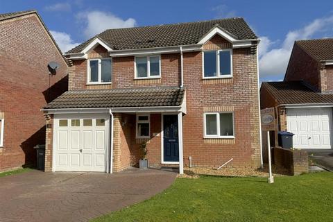 4 bedroom detached house for sale, Thomas Mead, Pewsham, Chippenham