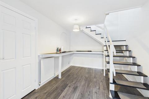 3 bedroom terraced house to rent, Arkle Drive, Coventry CV2