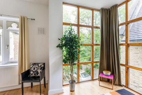 1 bedroom flat for sale, Jews Walk, London, SE26