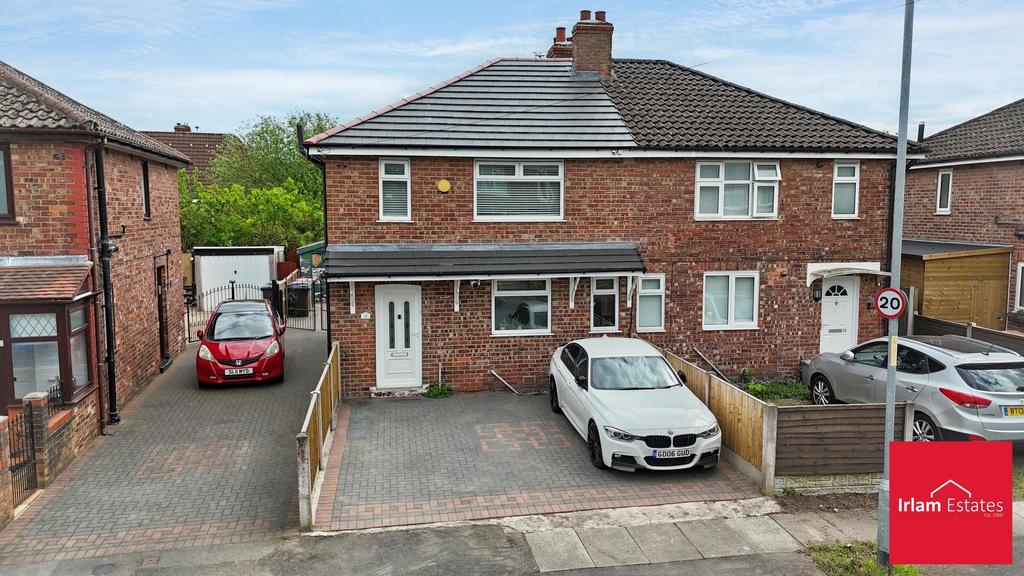 3 bedroom semi-detached house for sale in Manchester