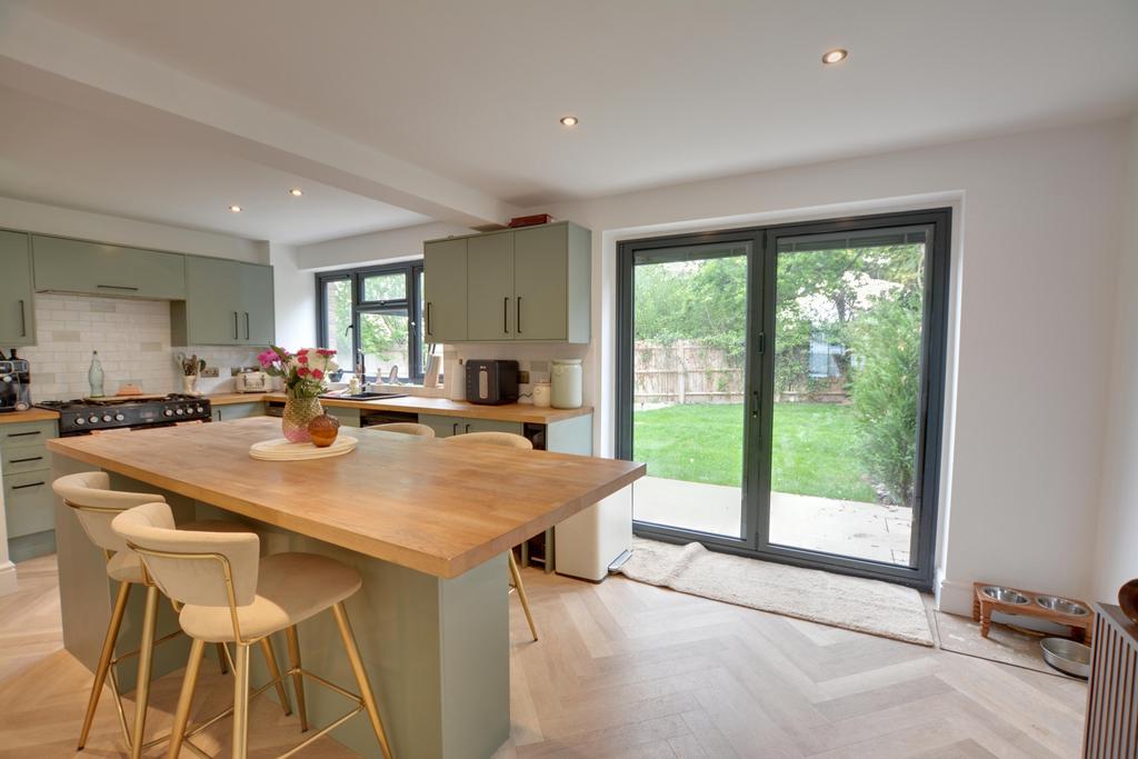 Ringwood Close, Furnace Green, RH10 - View 2
