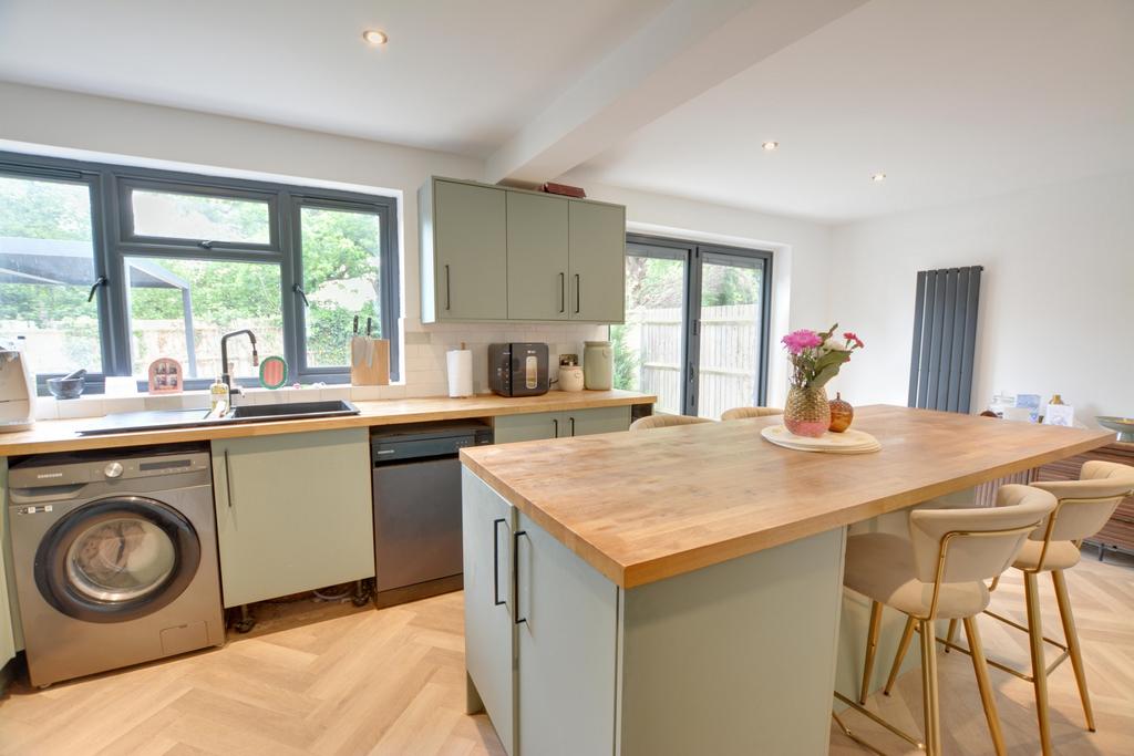 Ringwood Close, Furnace Green, RH10 - More