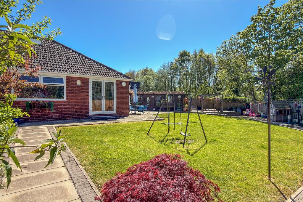 3 bedroom bungalow for sale in Manchester