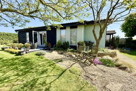 2 bedroom detached bungalow for sale, Grub Street, Happisburgh NR12