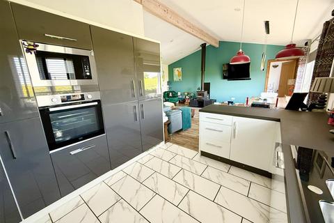 2 bedroom detached bungalow for sale, Grub Street, Happisburgh NR12