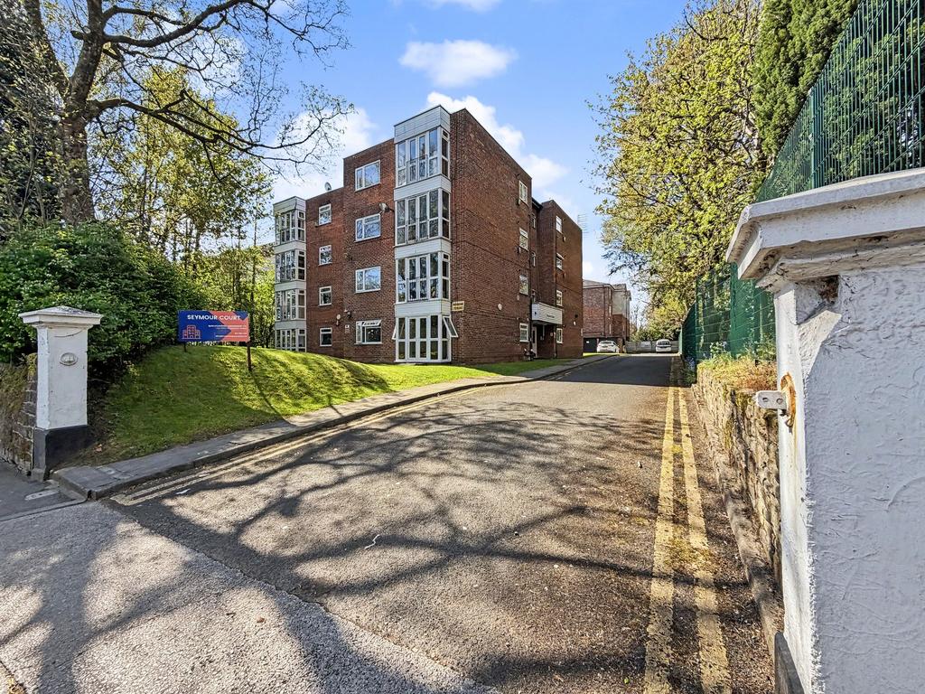 1 bedroom flat for sale in Salford