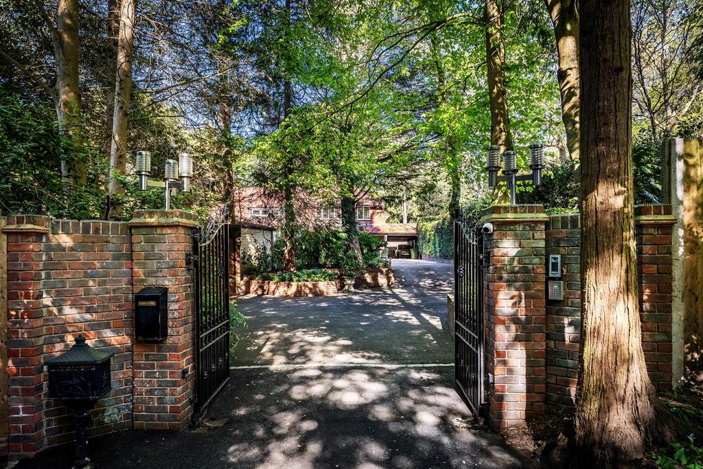 5 bedroom house for sale in Ashtead