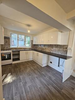 3 bedroom terraced house to rent, Somerfield Road, Manchester, M9