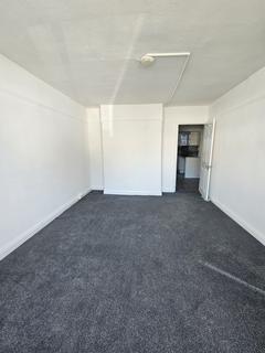 3 bedroom terraced house to rent, Somerfield Road, Manchester, M9