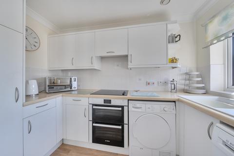 2 bedroom flat for sale, Alma Road, Reigate, RH2