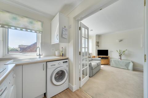 2 bedroom flat for sale, Alma Road, Reigate, RH2