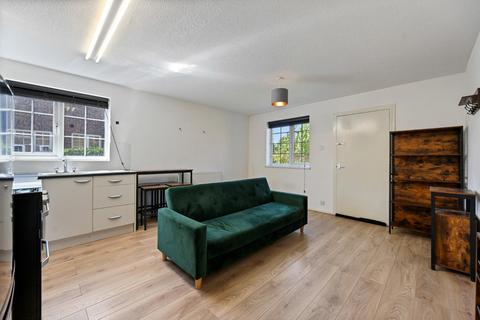 Sawyers Lawn, Ealing