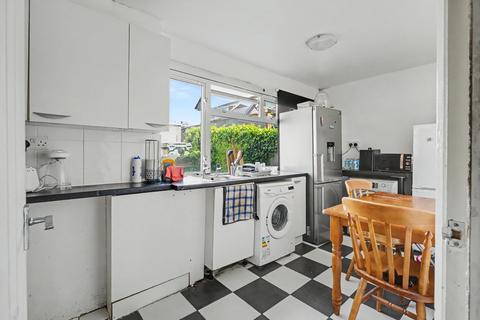 2 bedroom flat for sale, Frobisher Close, Daventry NN11