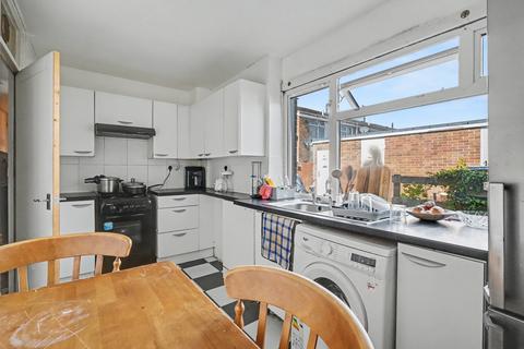 2 bedroom flat for sale, Frobisher Close, Daventry NN11