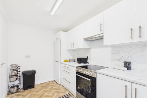 2 bedroom terraced house to rent, Foundry Road, Stamford