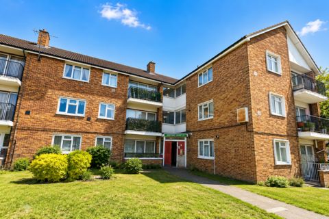2 bedroom apartment for sale, Lister House, Croyde Avenue, Hayes, Middlesex, UB34EP