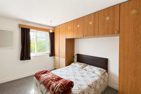 2 bedroom apartment for sale, Lister House, Croyde Avenue, Hayes, Middlesex, UB34EP