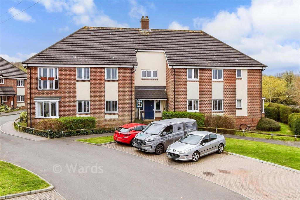 2 bedroom ground floor flat for sale in Tonbridge