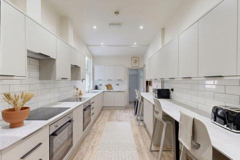 8 bedroom house to rent, Belle Vue Road, Leeds LS3