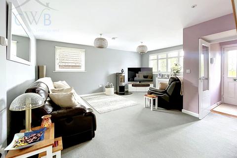 4 bedroom detached bungalow for sale, Vauxhall Crescent, Snodland, ME6