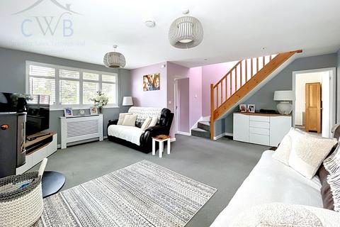 4 bedroom detached bungalow for sale, Vauxhall Crescent, Snodland, ME6