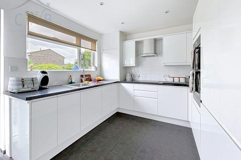 4 bedroom detached bungalow for sale, Vauxhall Crescent, Snodland, ME6