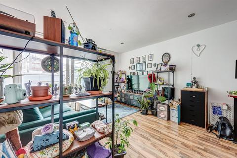 1 bedroom apartment for sale, City Point, Solly Street, Sheffield