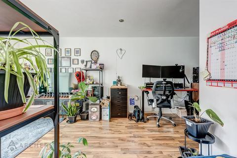 1 bedroom apartment for sale, City Point, Solly Street, Sheffield