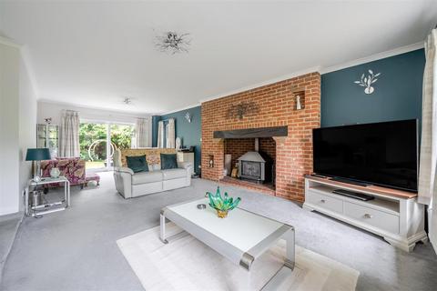 4 bedroom detached house for sale, Carrick Lane, Hampshire GU46