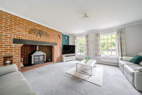 4 bedroom detached house for sale, Carrick Lane, Hampshire GU46