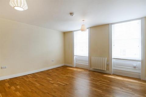 1 bedroom apartment to rent, South Street, Chichester