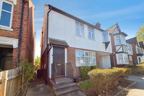 2 bedroom flat to rent, Oundle Road, Peterborough