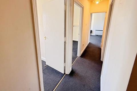 2 bedroom flat to rent, Oundle Road, Peterborough