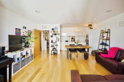 3 bedroom flat for sale, Seven Sea Gardens, LONDON, London, E3