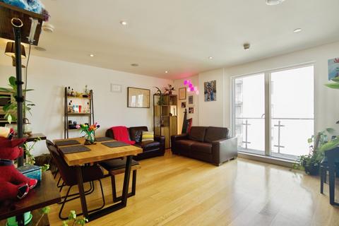 3 bedroom flat for sale, Seven Sea Gardens, LONDON, London, E3